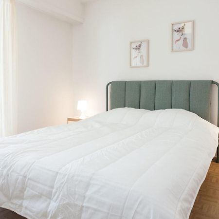Modern 1 Bd Balcony Apt Near Metro In Kato Patisia Atena Exterior foto