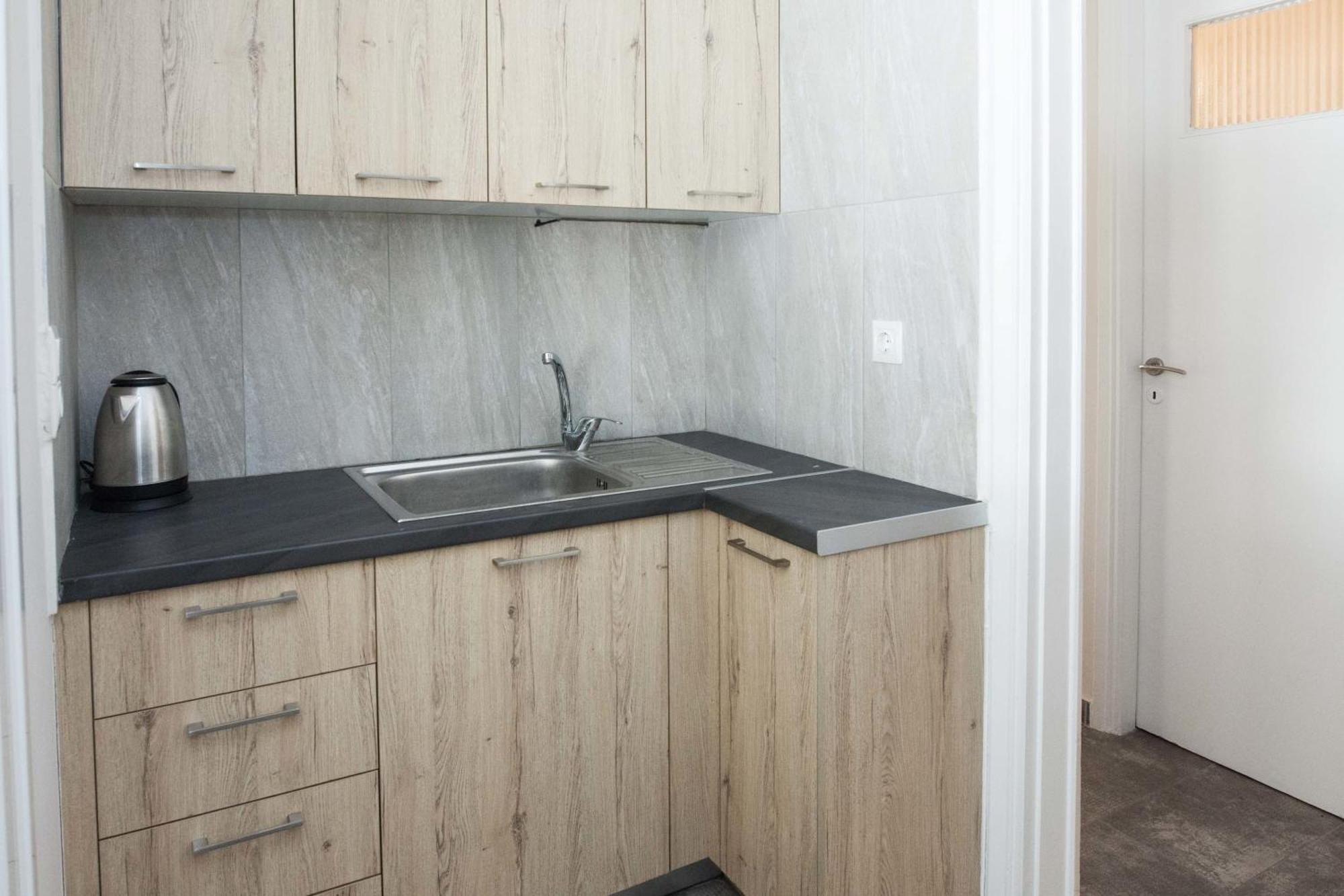 Modern 1 Bd Balcony Apt Near Metro In Kato Patisia Atena Exterior foto