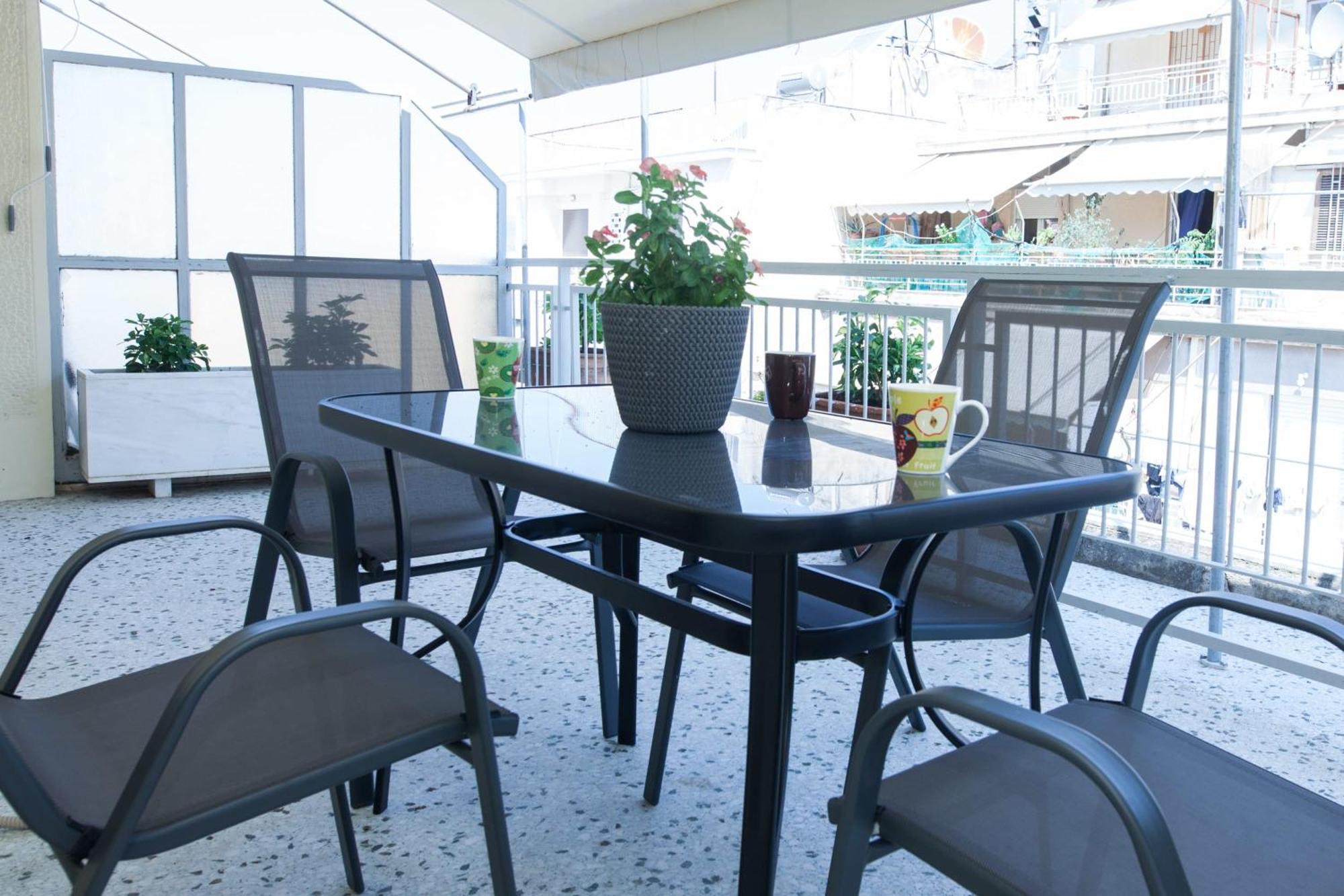 Modern 1 Bd Balcony Apt Near Metro In Kato Patisia Atena Exterior foto