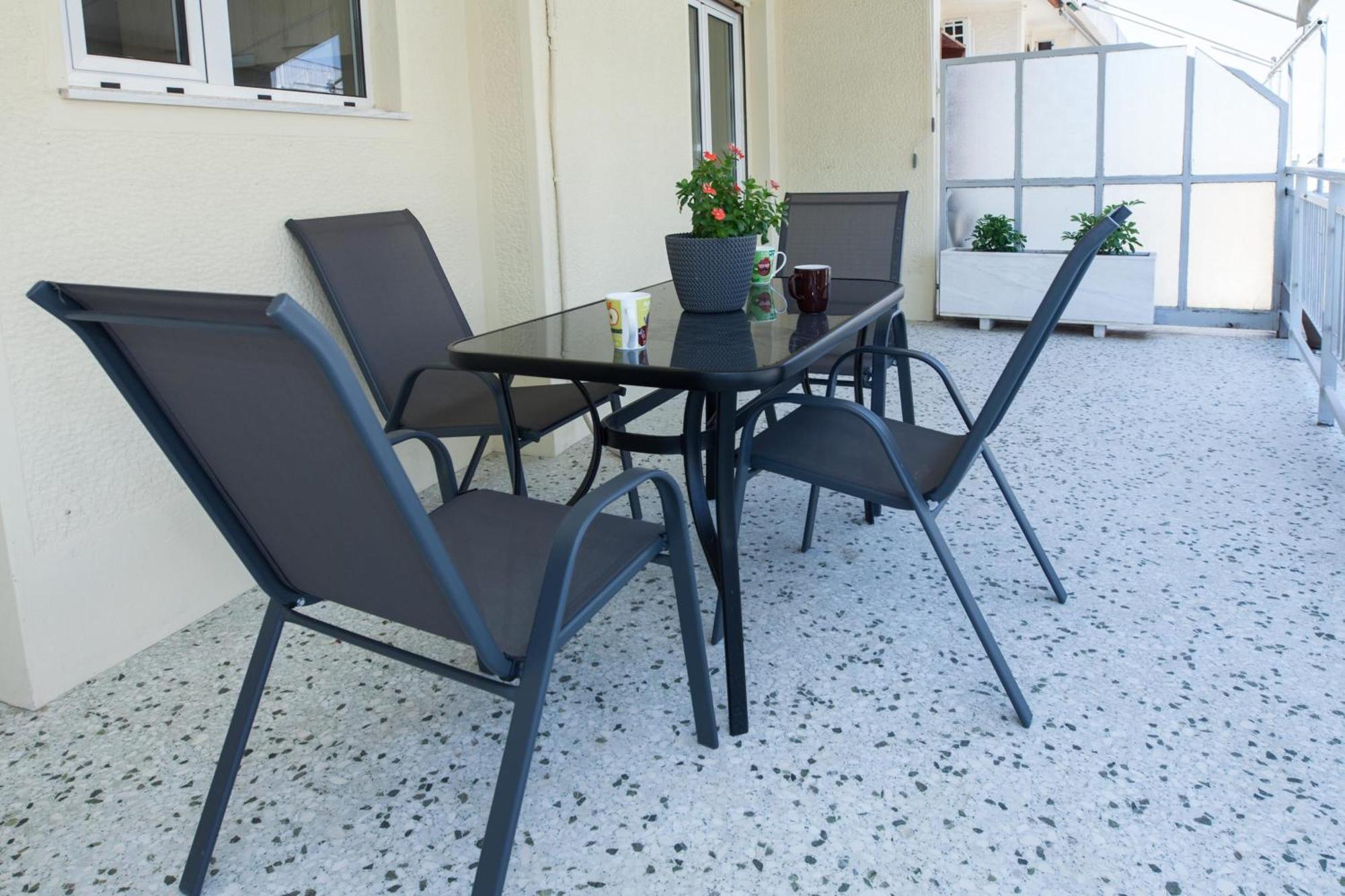 Modern 1 Bd Balcony Apt Near Metro In Kato Patisia Atena Exterior foto