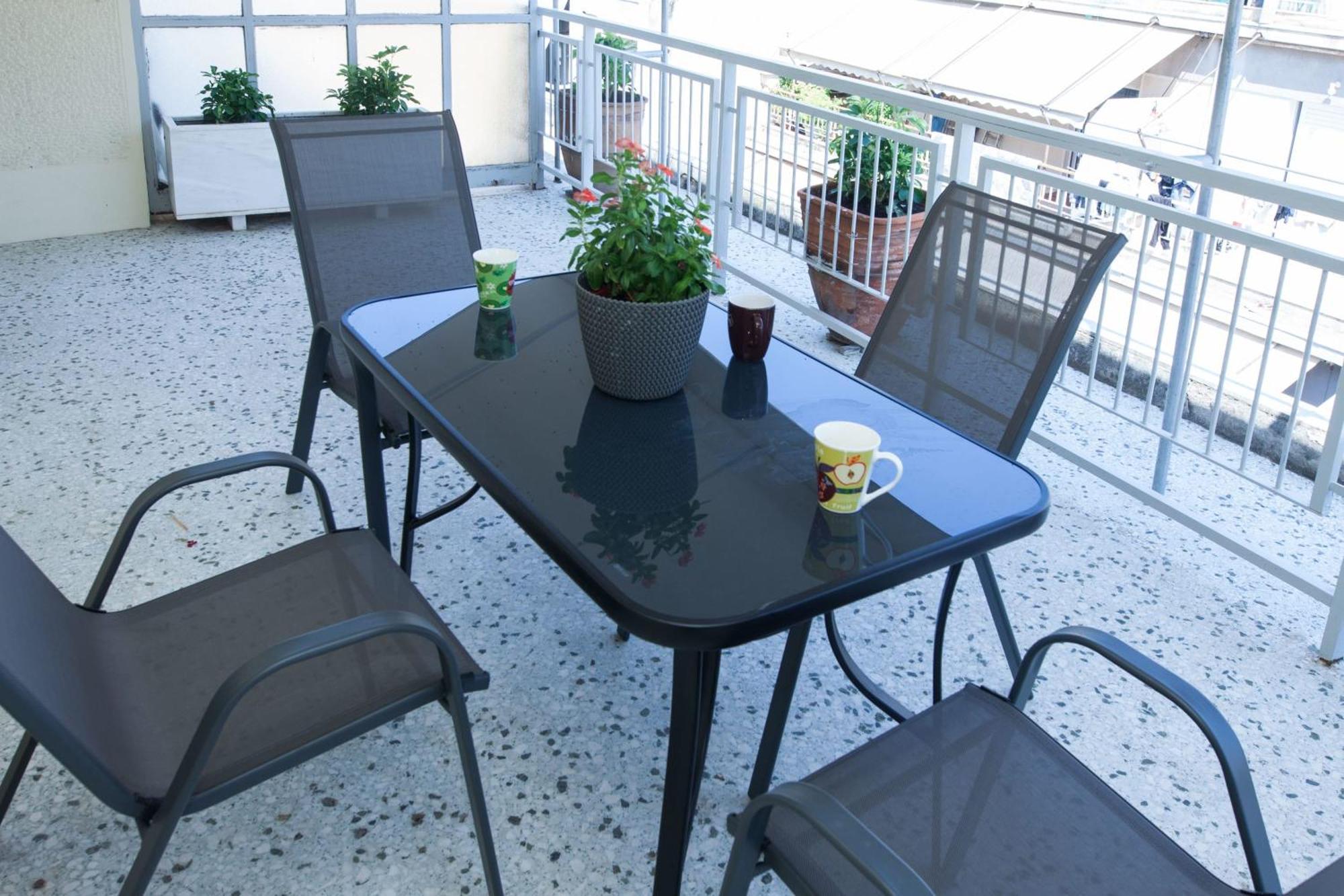 Modern 1 Bd Balcony Apt Near Metro In Kato Patisia Atena Exterior foto