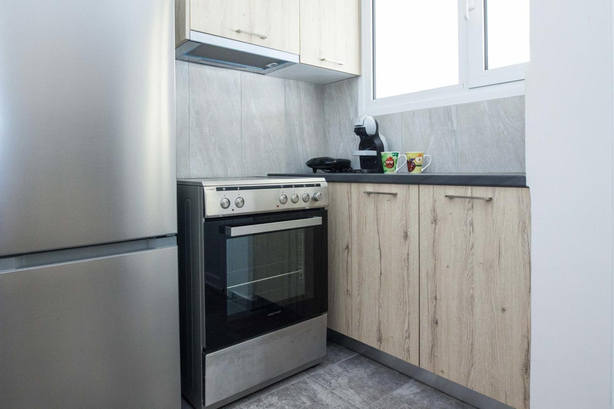 Modern 1 Bd Balcony Apt Near Metro In Kato Patisia Atena Exterior foto